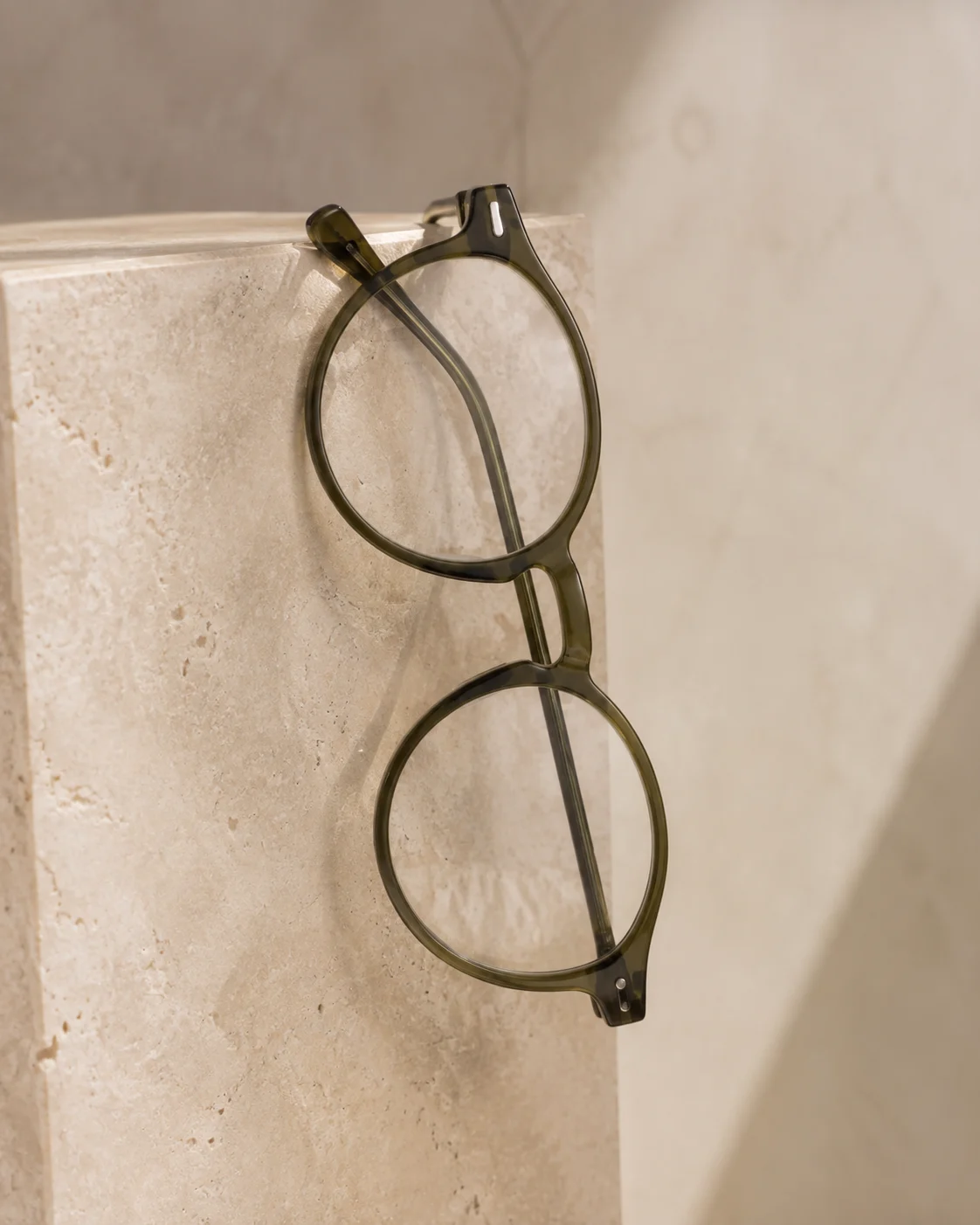 Daylight in Olive with Clear lenses