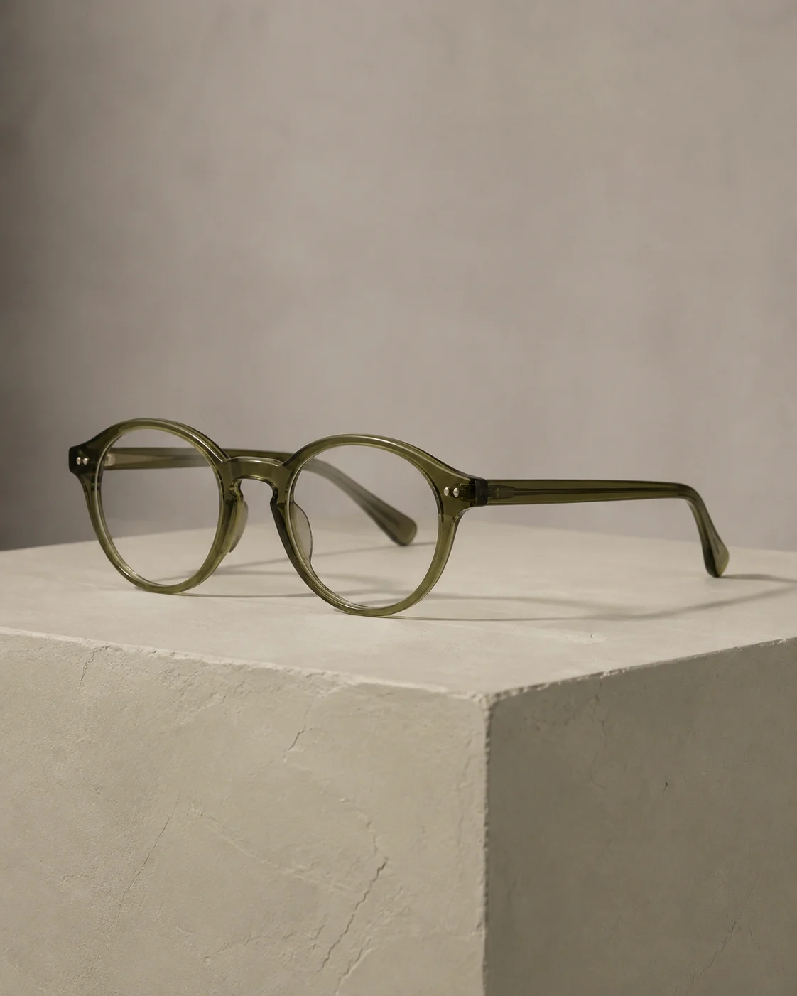 Daylight in Olive with Clear lenses