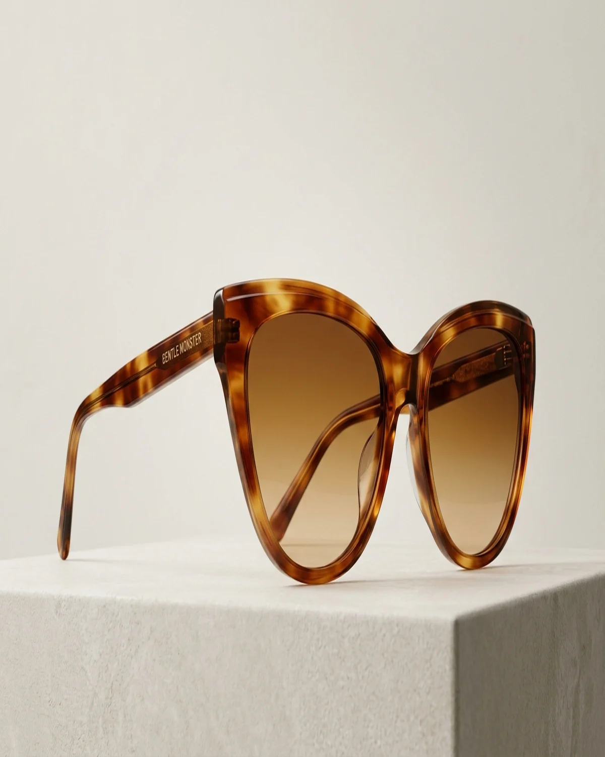 Mirage in Amber Tortoiseshell with Warm Brown lenses