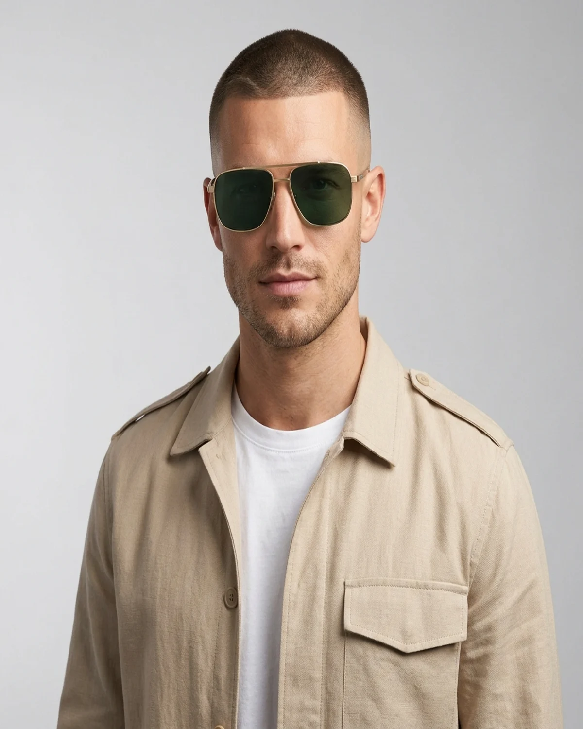 Model wearing Motion