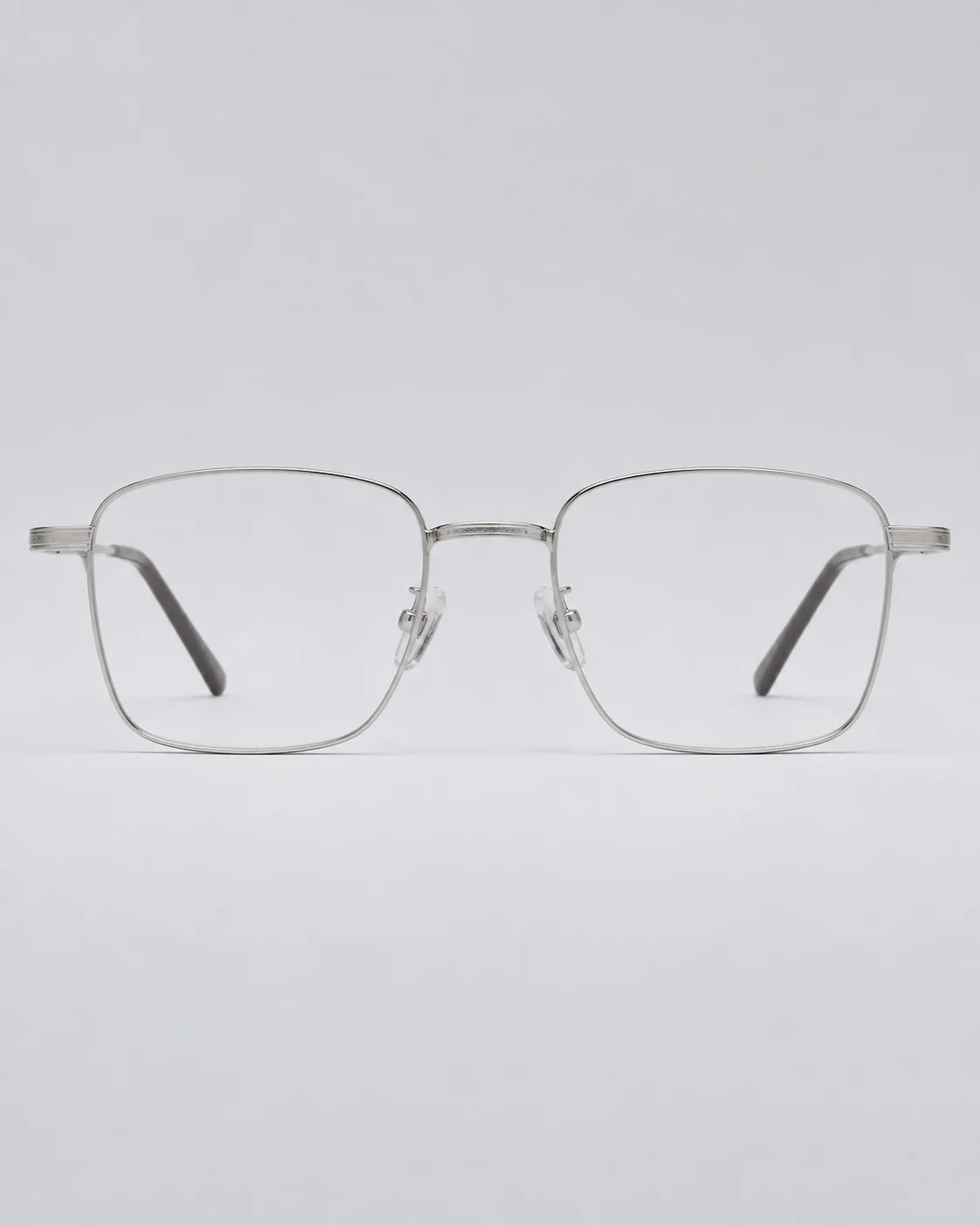 Studio 01 — front view — Silver